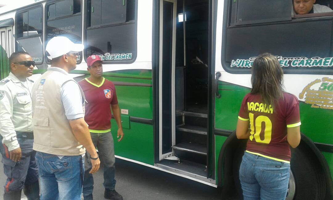 cmdnapc's tweet photo. Operativo relámpago con #PoliNacional y personal del @terminalpc en zona de descarga de pasajeros de este terminal para evitar que ingresen niños sin sus padres al Municipio, #PrevencionPrimero #PorAmorALosNiños https://t.co/A2ZaWfLydE