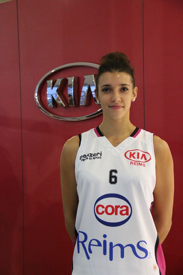 PanzeriSportIT's tweet photo. Laetitia Guapo #reims #basket #feminin  bon anniversaire 🤩 https://t.co/7kkp9xhT8T