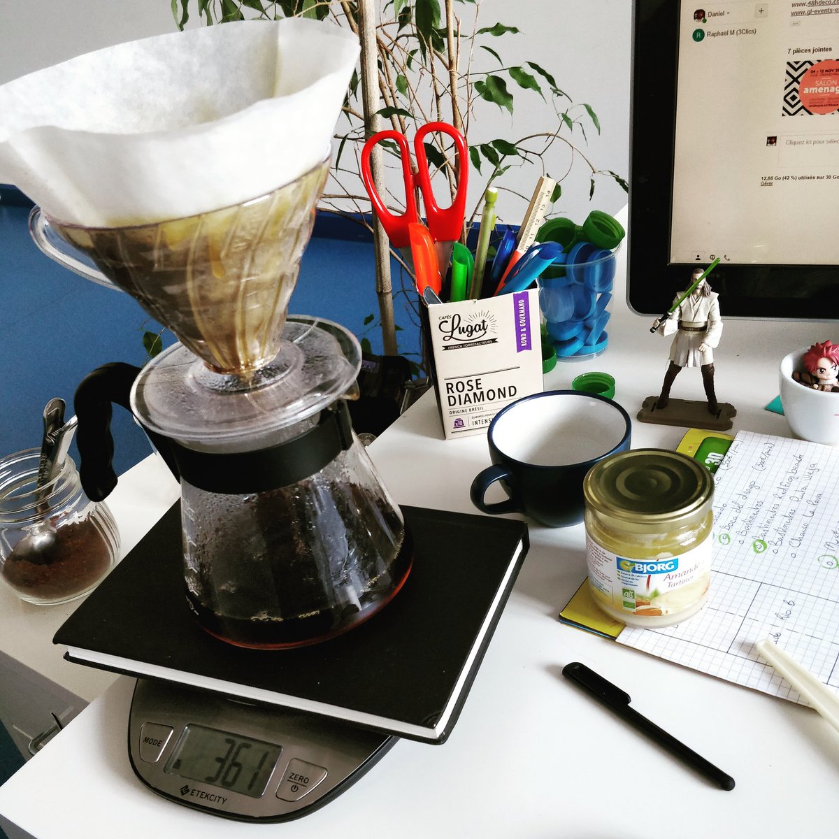 MDannoG's tweet photo. #coffeetime ☕☕☕
#v60 #v60dripper #yirgacheffe #caféslugat #hario #hariov60 #slowcoffee #slowcoffeestyle #dripper https://t.co/XK50oMsZ0l