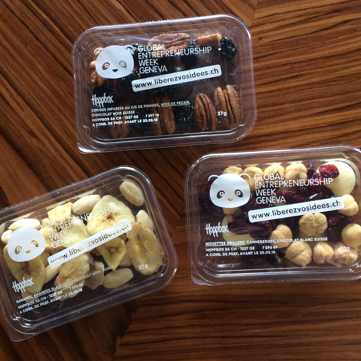 UNIDEE_UNIGE's tweet photo. @hoppbox viennent de nous livrer leurs délicieux snacks. Venez les déguster à Uni Mail les 1.11. &amp; 2.11.  #liberezvosidees #GEW2017 #UNIGE https://t.co/rKrzNQOdb0