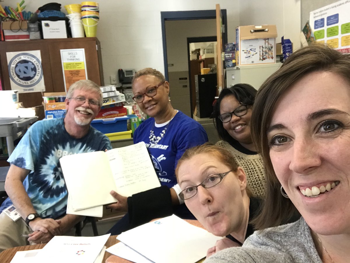 IbrahamES's tweet photo. Planning for science fair! #wsfccv @IbrahamES https://t.co/Sg7Gdh58Gf