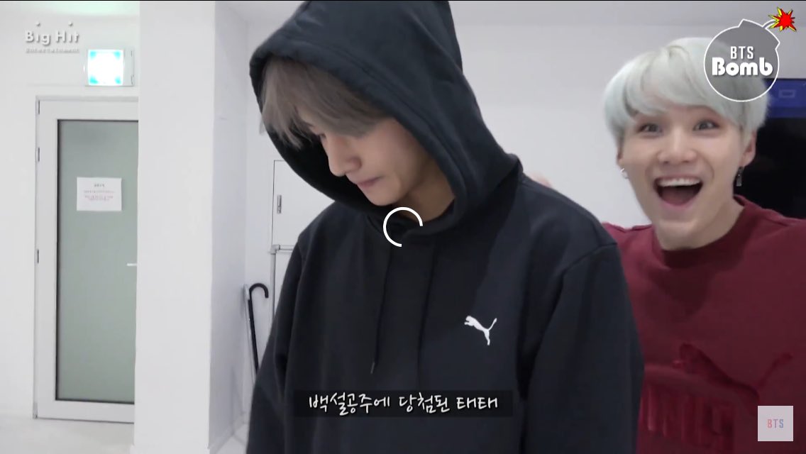 thirstaesoul's tweet photo. taehyung looks so done with his life while yoongi.... https://t.co/1P50ZVblxB