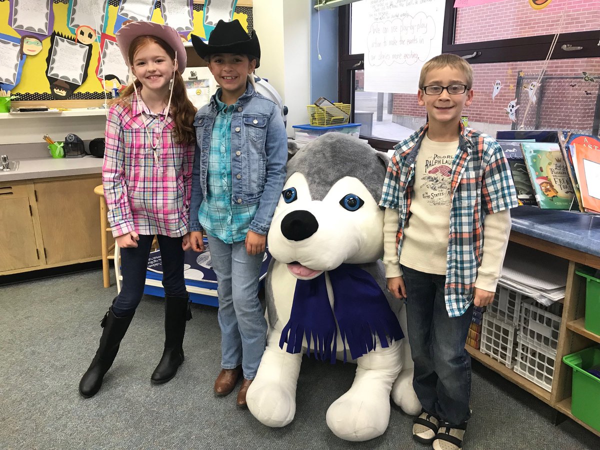 MrsKuligowski1's tweet photo. Country Western Day is a hoot in third grade! #northpride https://t.co/Kj84oMLA1d