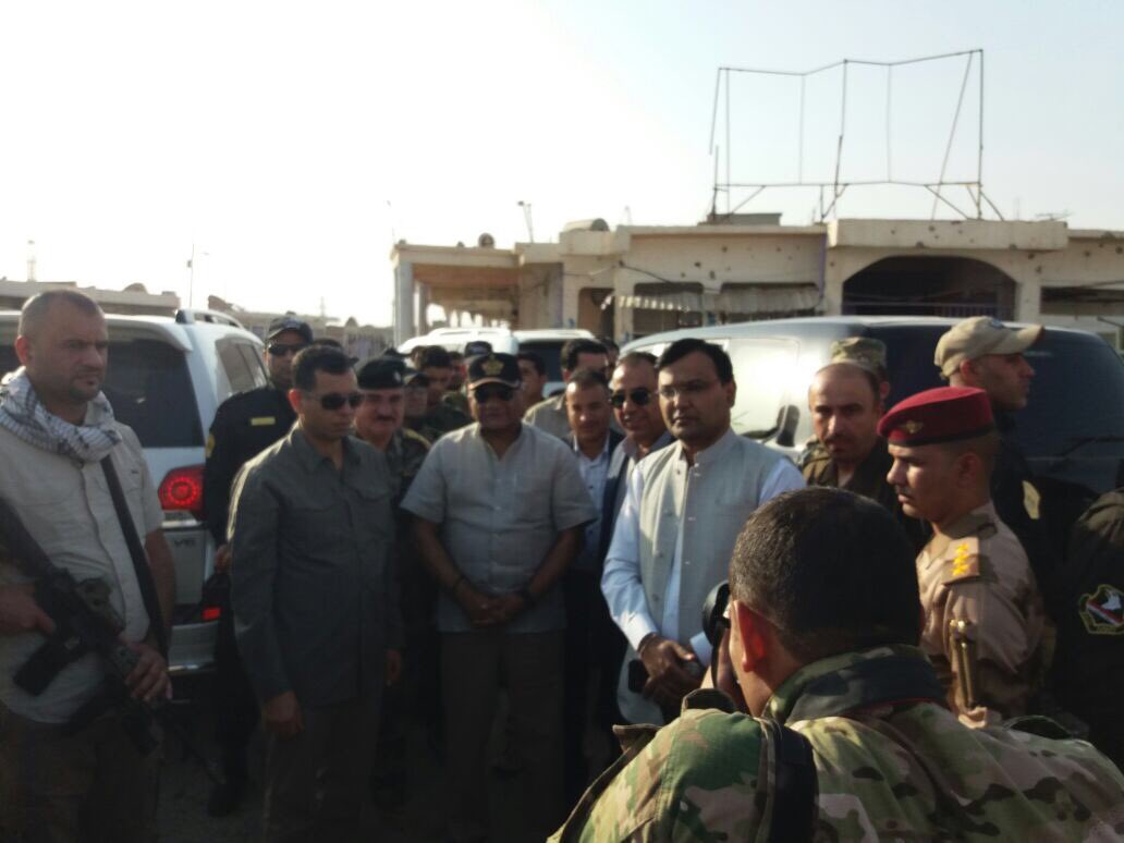 PranajaliSingh's tweet photo. On #MissionIraq MoS EA @Gen_VKSingh did an aerial &amp; ground survey of #Mosul . https://t.co/riBmN4i3ji