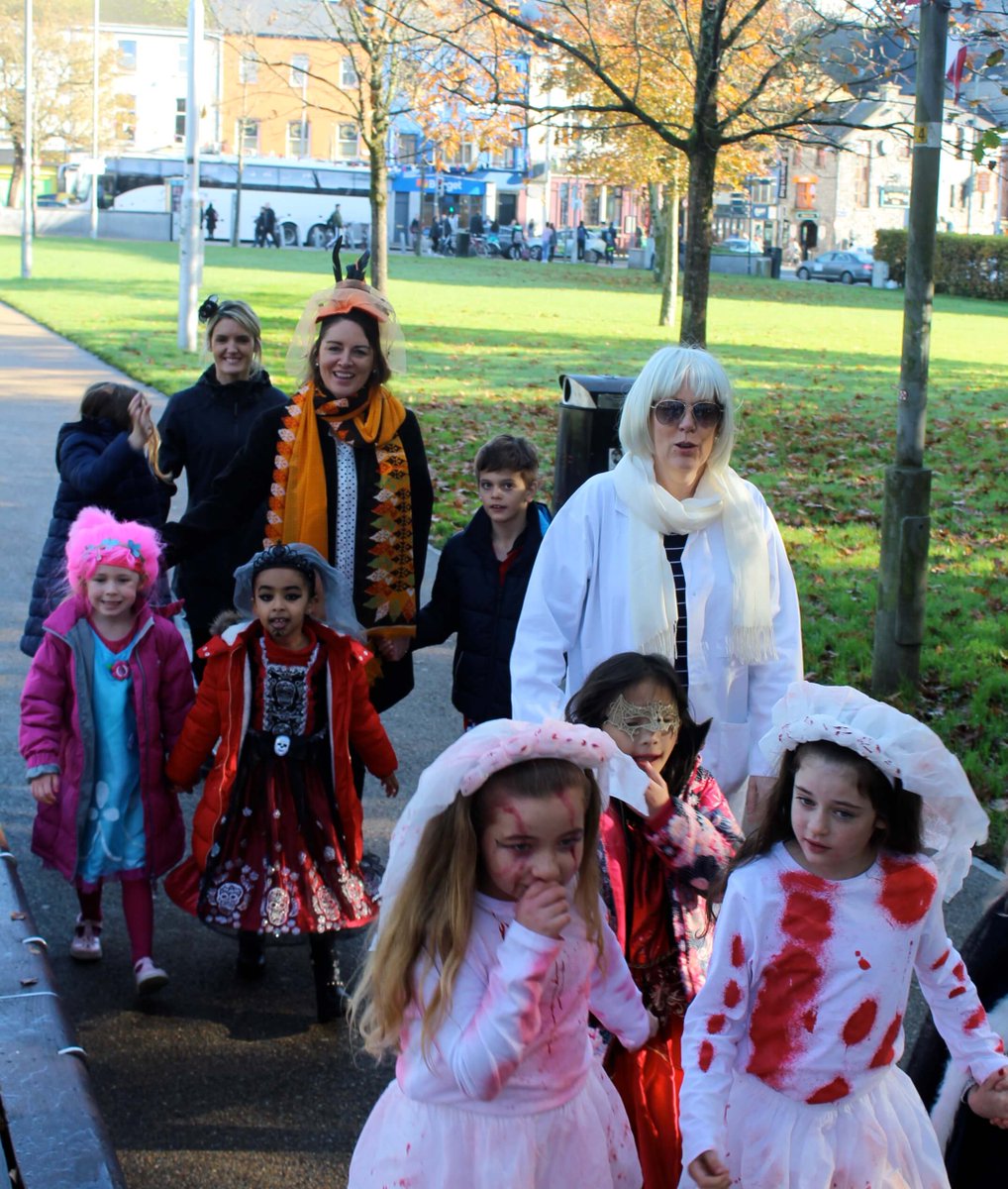 MercyGalway's tweet photo. #MercyPupils #MercyStaff were delighted with our #Halloween walk #EyreSquare #FashionShow #FantasticCostumes https://t.co/tXQn5aZPTR https://t.co/9O3e959TsU