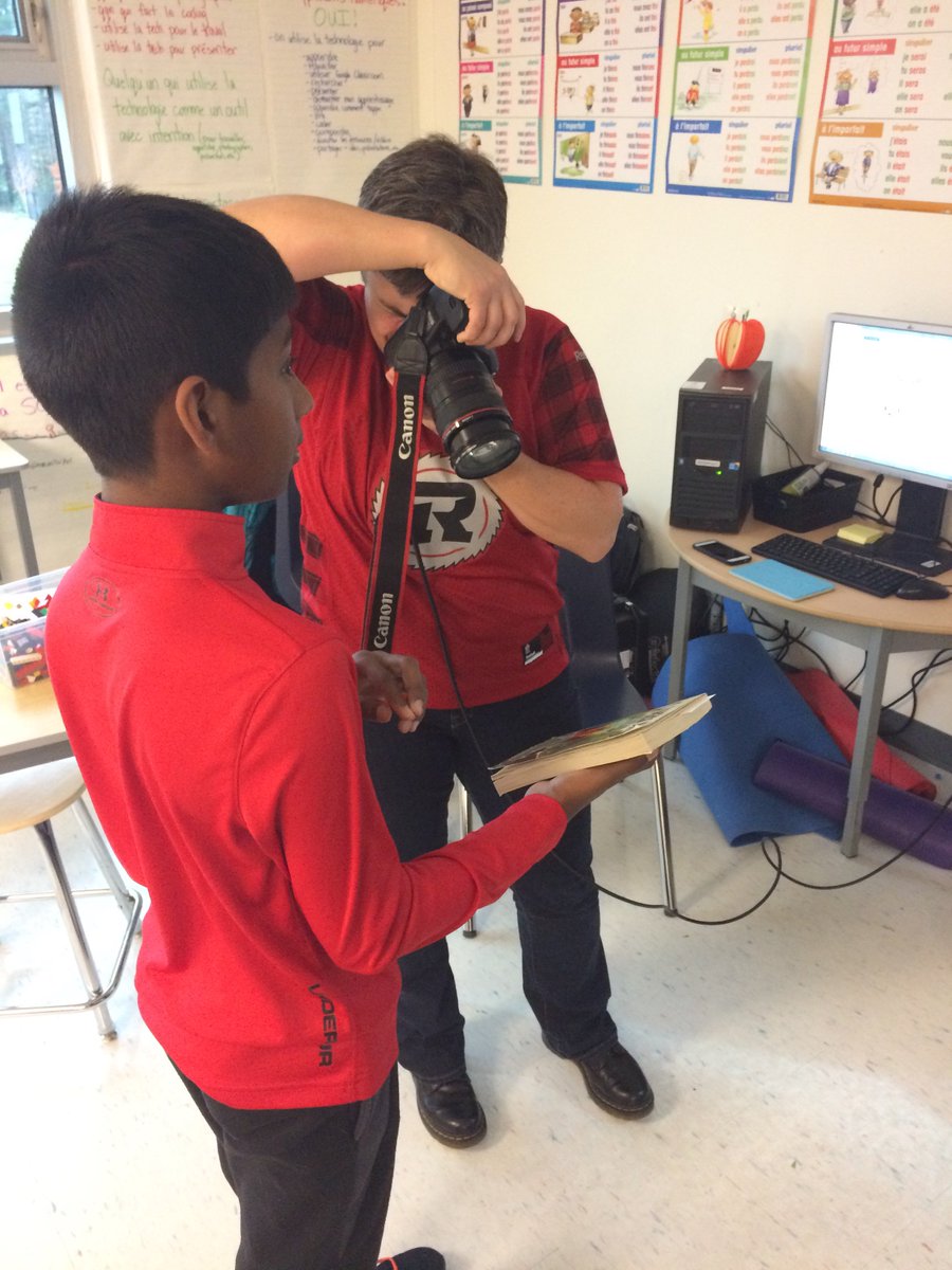 MmeSamuel's tweet photo. Junior workshops this morning! Digital Footprints, Coding, Photog., Robotics. Merci @cgoodyear et @OttawaLouise! #khps_DigCitWeek #ocdsbDLL https://t.co/eJbOwj5omG