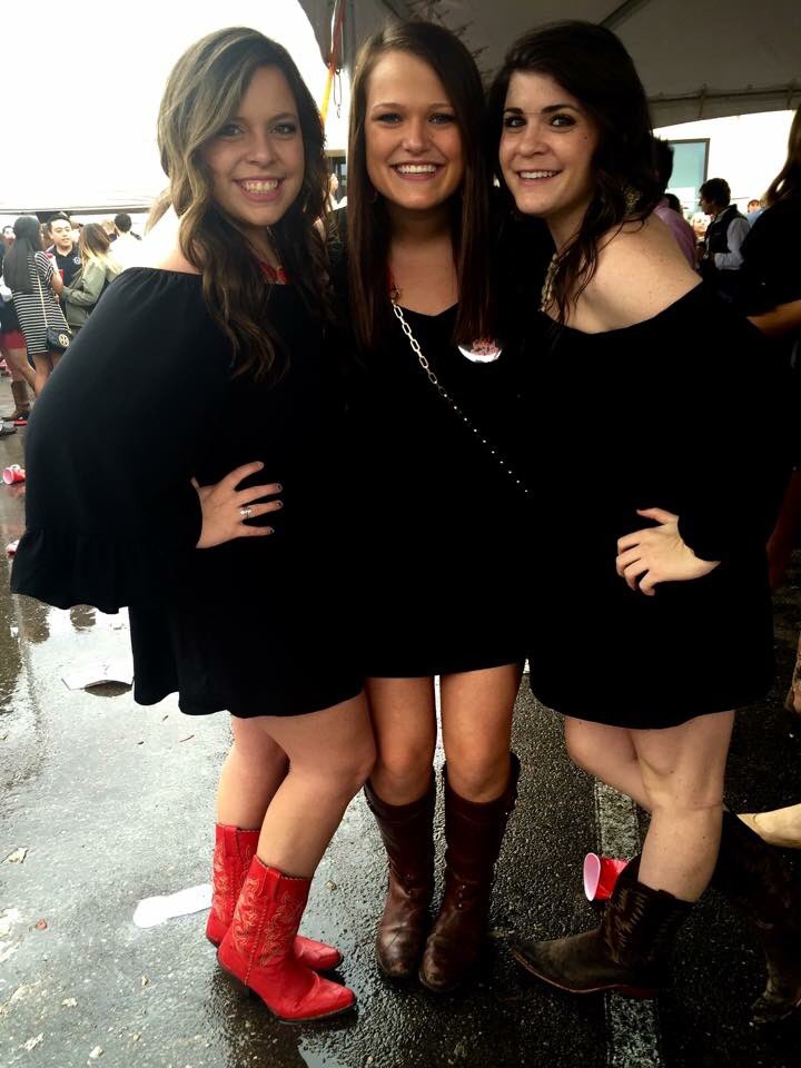 michellevanbaal's tweet photo. I miss y’all and tailgating together @catdevilder @L_Stee https://t.co/QXIpfIWVJT