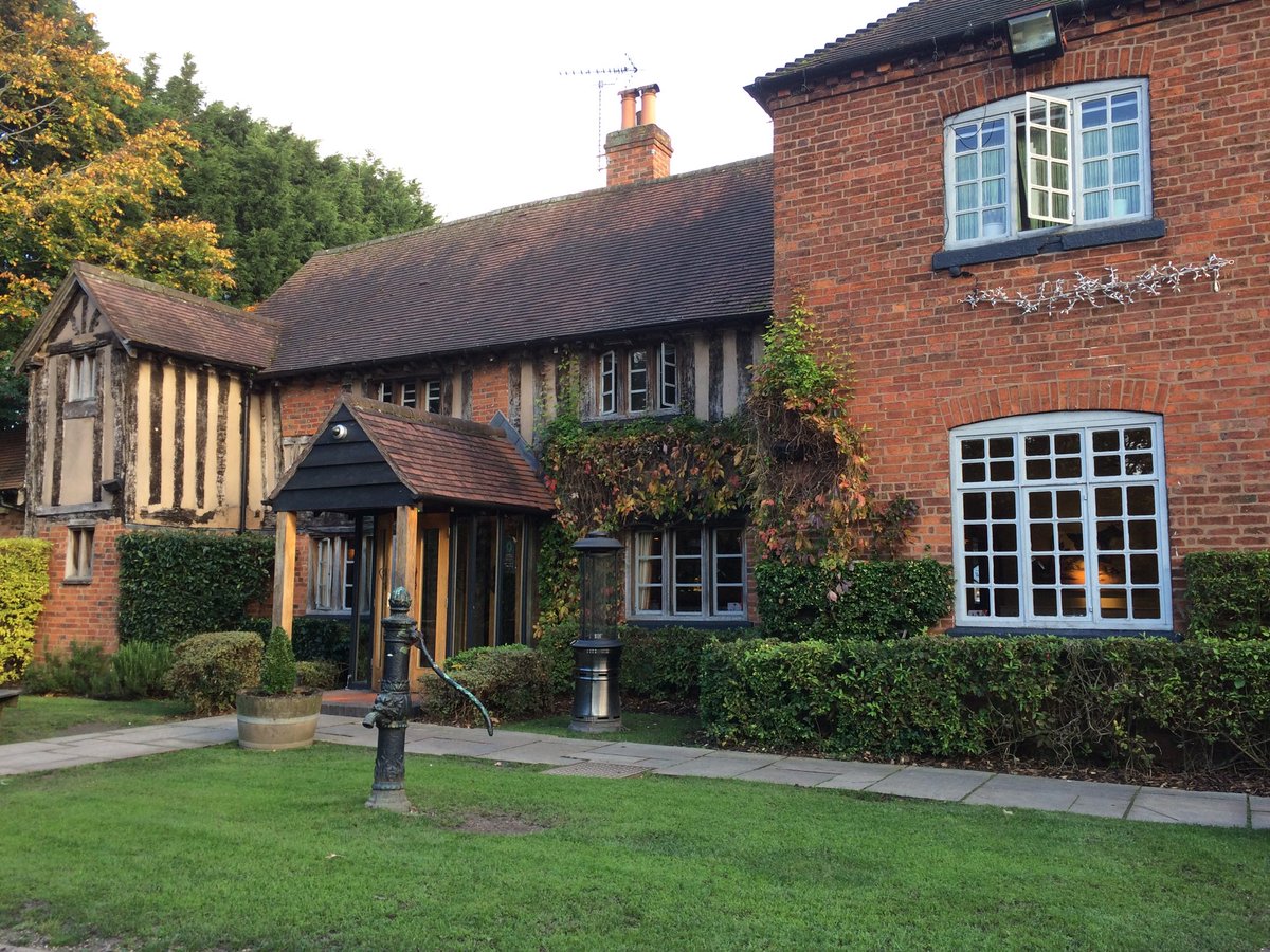 SolihullKen's tweet image. There really cannot be a more attractive pub to visit in #solihull than @LP_TheFarm