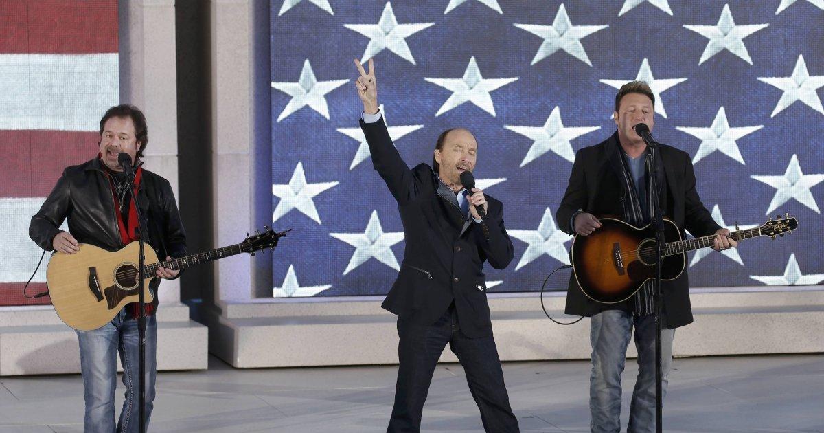 Trump messages happy birthday to the wrong Lee Greenwood  via   