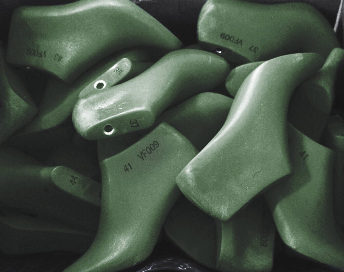 otabo's tweet photo. Last inventory for high heel production. #LastComesFirst https://t.co/sILzbQIIYK