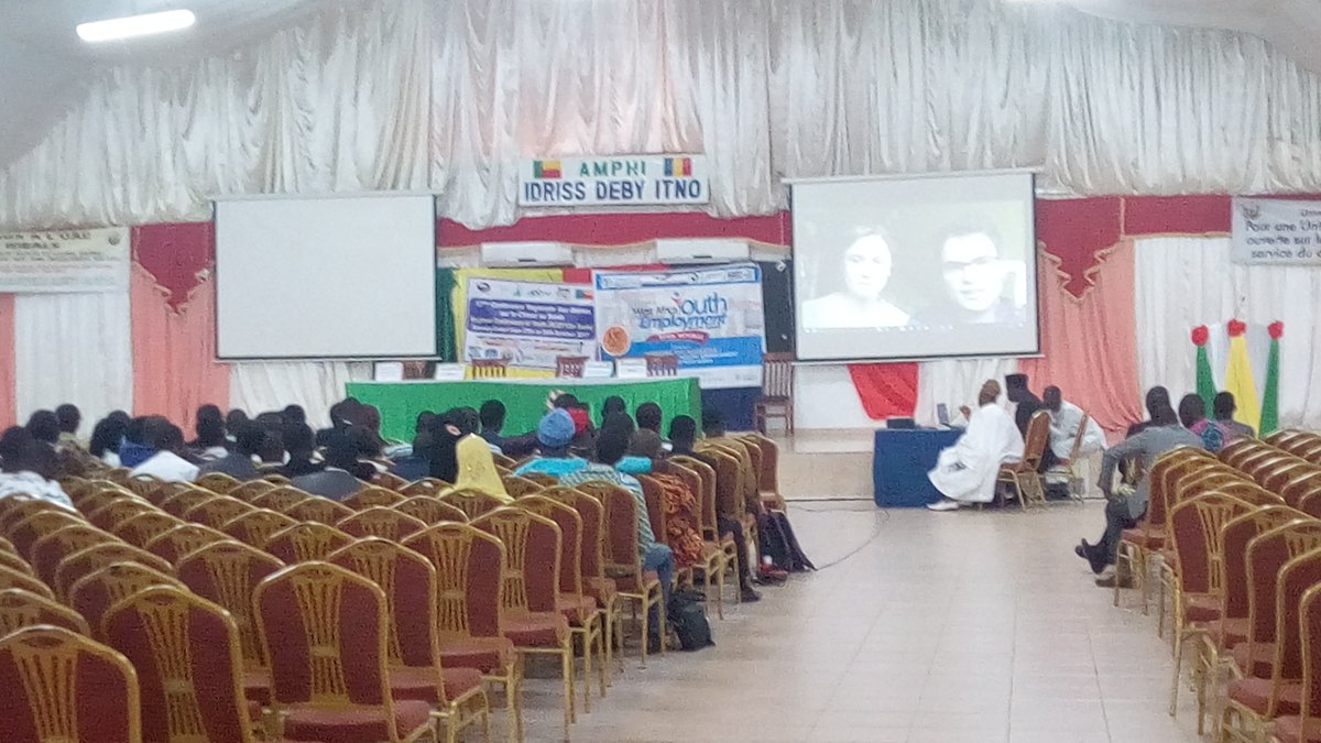 craddes's tweet photo. #Julius_SCHLUMBERGER et #Anna_Baüerle coordinateur du comité mondial de la @COY13 de Bonn en vidéo conférence avec les participants https://t.co/mdsWI117Zo