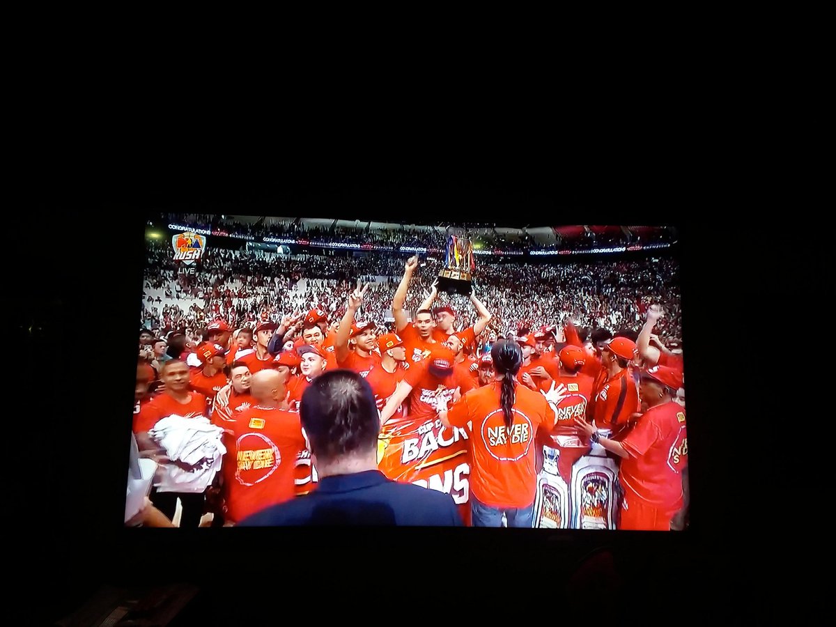 justginebra's tweet photo. SEEING GINEBRA PLAYERS THIS HAPPY MAKES MY HEART COMPLETE 😭❤❤❤❤❤🏆 #PusongGINEBRA https://t.co/sbNGQG6Vlv