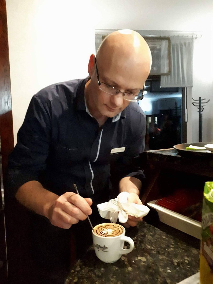 Hotel_Unitral's tweet photo. Nasz #barista startuje w konkursie ➡ https://t.co/7cosH2a144. ☕☕🧡 #kawa #coffee #unitral #konkurs https://t.co/OtlJB9xdXx