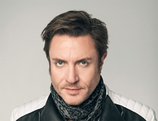 encorepy's tweet photo. Hoy esta de cumpleaños el cantante que desde los 80 deslumbra con su glamour y talento...Simon Le Bon celebra sus 59 años. #DuranDuran https://t.co/kg9w1gVnrI