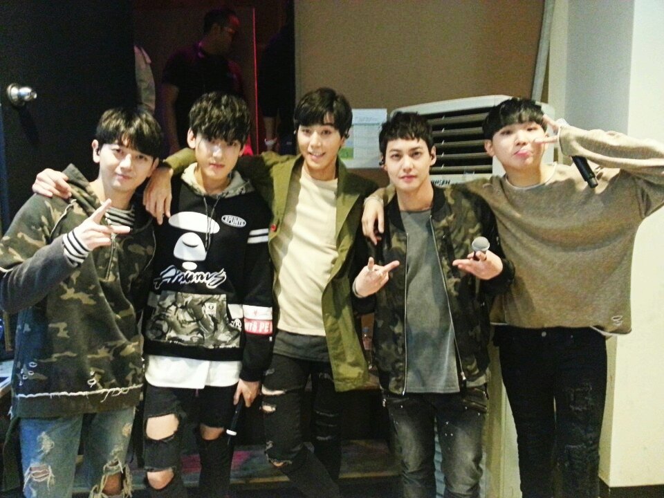 officialjjcc's tweet photo. 오늘 일산까지 와준 #KEY 들 감사합니다💕
즐거운 주말 보내세요! 

#JJCC #심바 #에디 #율 #지카 #산청 https://t.co/C9tIWbbUtY