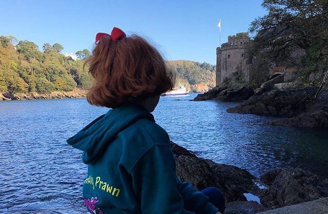 WinkingPrawn's tweet photo. .@katie_inthecotswolds captures castle adventures in Winking Prawn style #hoodie #salcombestyle #miniadventurer https://t.co/qmod1HPqA7