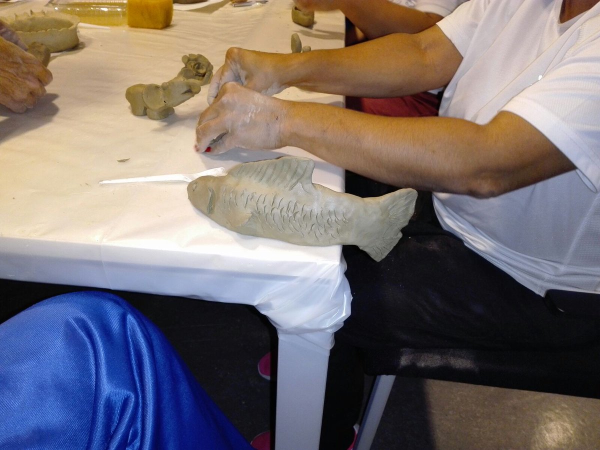cuidarvidas's tweet photo. Taller de cerámica "Modelando la vida" para pacientes y familiares en el Hosp.ASEPEYO https://t.co/nu7gnKihhz