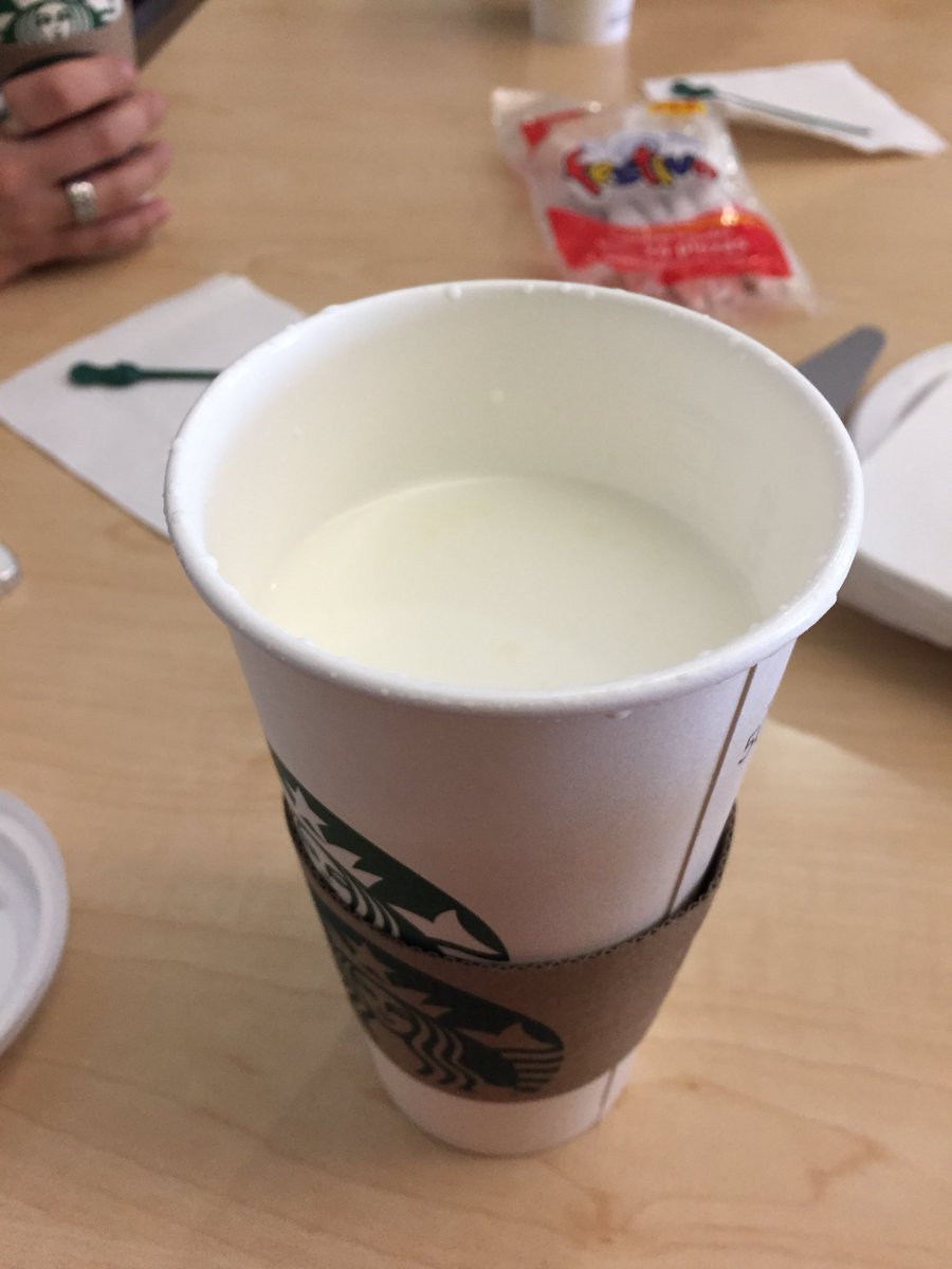 marijime50's tweet photo. @StarbucksMex hoy fui por mi cafe de cumpleaños a Starbucks Leibnitz y cuando lo probe me di cuenta de que no le pusieron cafe a mi cafe https://t.co/NOHus2D3Xo