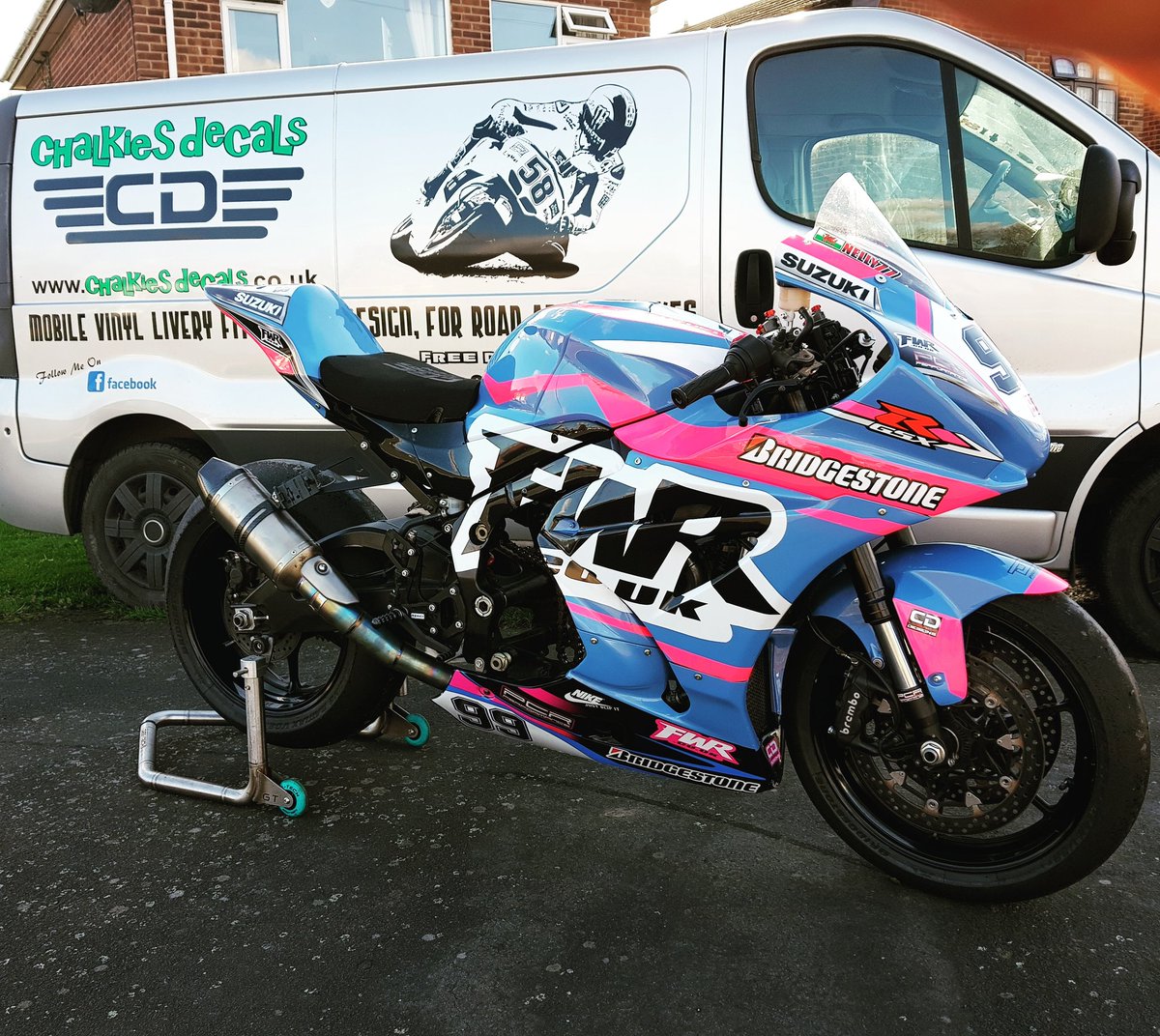 chalkiesDecals's tweet photo. @FWRltd gsxr loaded up and on its way for engine work. https://t.co/tk9Sbh7pDI