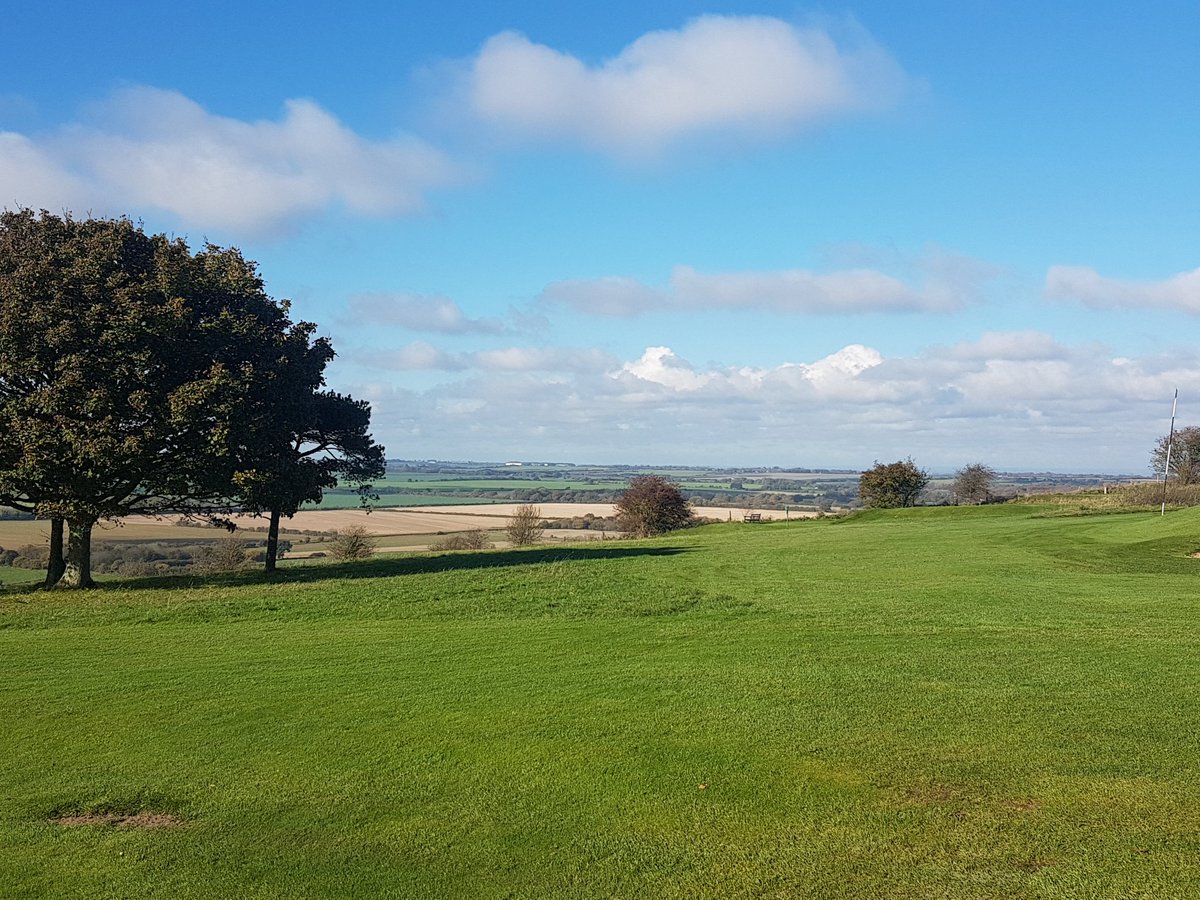 phillips71988's tweet photo. Nice little round today! #golf #ogbourne https://t.co/A72RwBWbRy