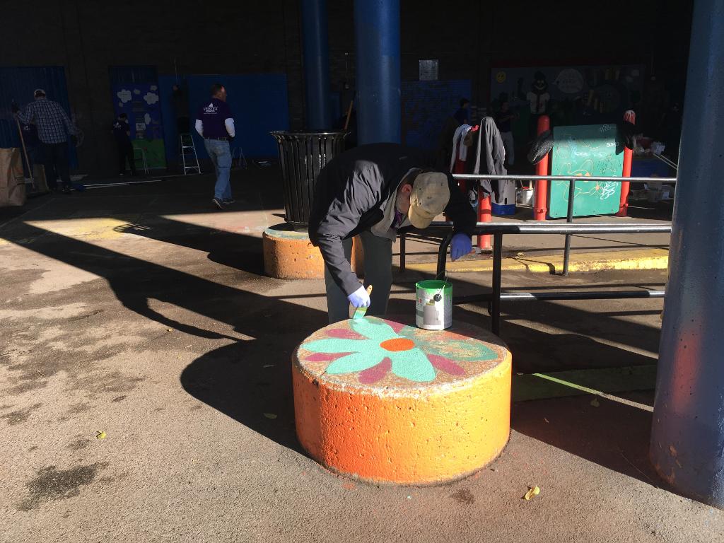 VertexPharma's tweet photo. Excited to help beautify @BostonSchools Jackson/Mann K-8 during our annual Day of Service. #DOS2017 https://t.co/HJDBToxdRd https://t.co/NoGL0MzI0V