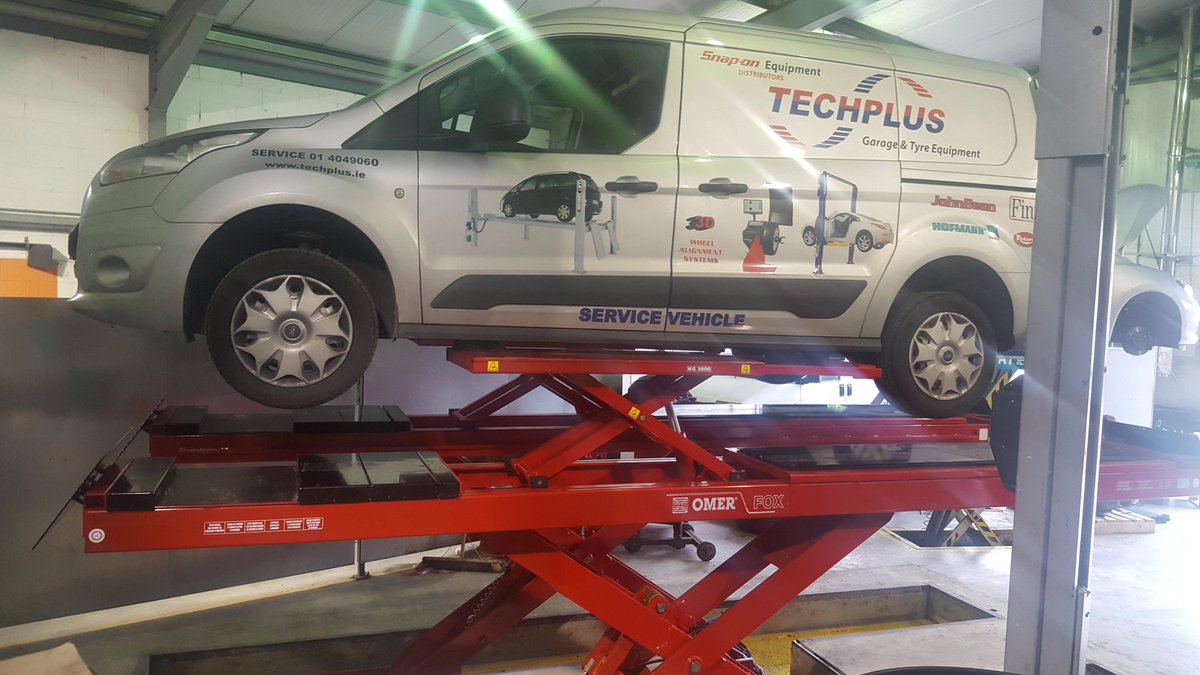 Techplus_Ltd's tweet image. Cooney Motors have new FOX50 Alignment Scissor lift installed
