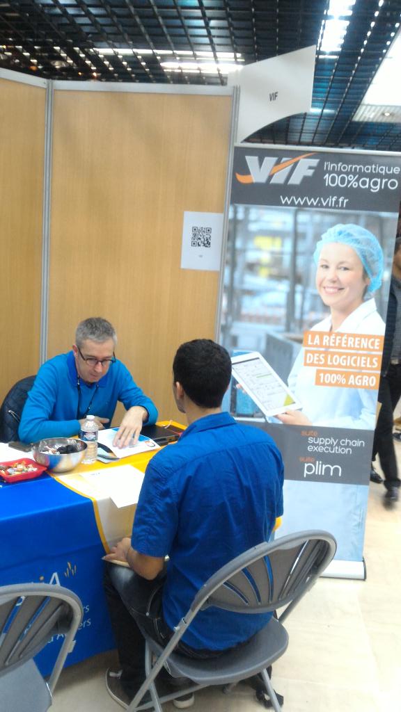 cmo_VIFteam's tweet photo. @VIF_team à la rencontre des étudiants de @ISTIA_Angers https://t.co/sojFz6OmRZ