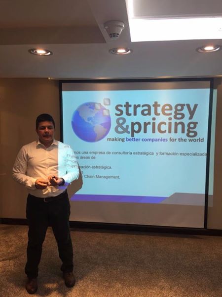 PhiloBusinessIn's tweet photo. Iniciamos el segundo día de presentaciones con Julio Hernan, director de Strategy &amp; Pricing #PSLBogota2017 #PhiloBusinessIntelligence https://t.co/vLysIRxI8X