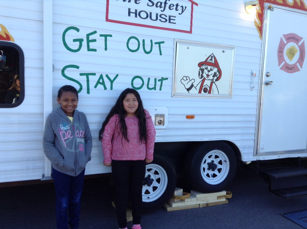 HLDuchene's tweet photo. Fire Safety Day at @EdwardBestFCS - with the best class ever of course! #firesafety #sowellbehaved #lovethesekids @FCSchoolsNC https://t.co/c0MLgzvRcN