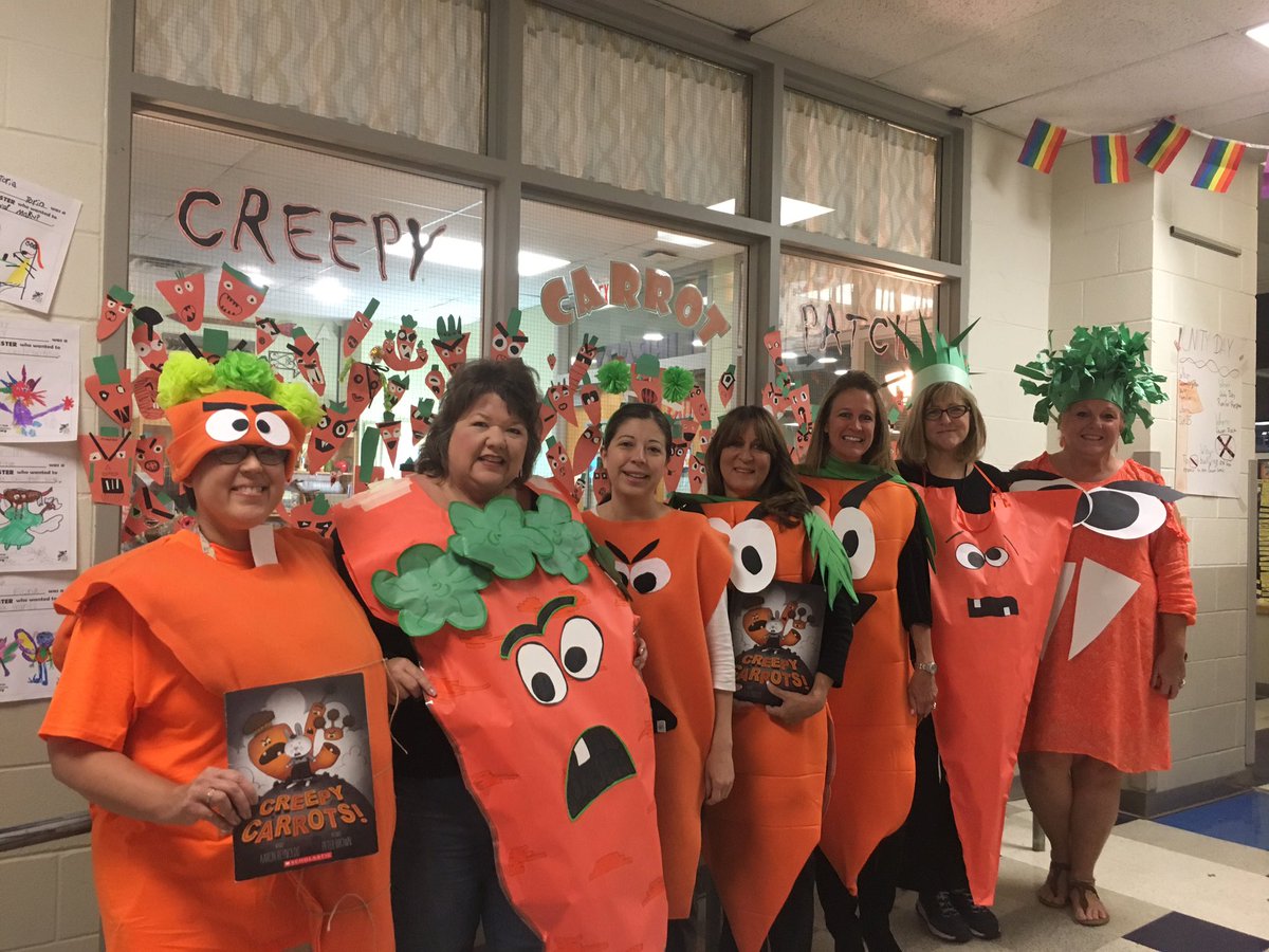 tgrahamatx's tweet photo. @cowancoyotes LOVE @areynoldsbooks books BIG time!!
#CreepyCarrots #CreepyPairofUnderwear https://t.co/Sm8s5VuEFG