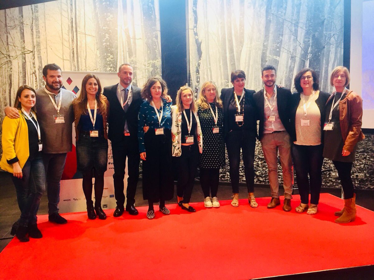 congresoVASCOC's tweet photo. Equipo motor al completo, felices! #vascoc17 https://t.co/PC40iRBCj7