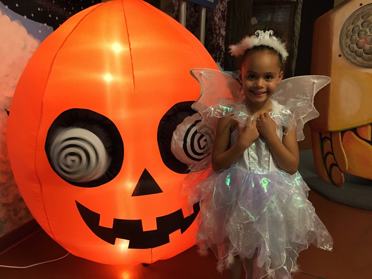 RHIC4U's tweet photo. Amazing night for the 2017 Healthy Halloween Spooktacular at the TH Children's Museum!  Great support from across the Wabash Valley! Thanks! https://t.co/Pgeochjxuw