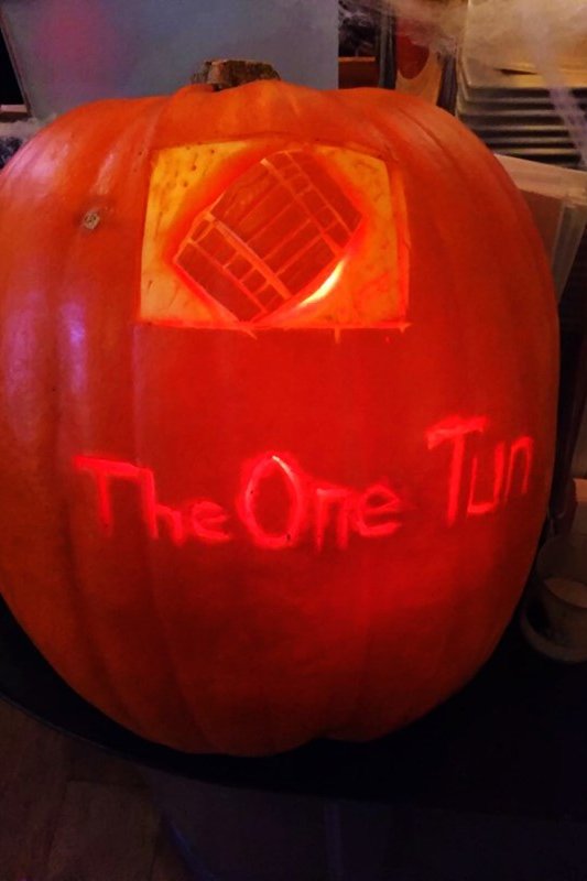 theonetun's tweet image. Join us tonight for some pre #halloween celebrations! #spookycocktails #treats #craftbeer #farringdon