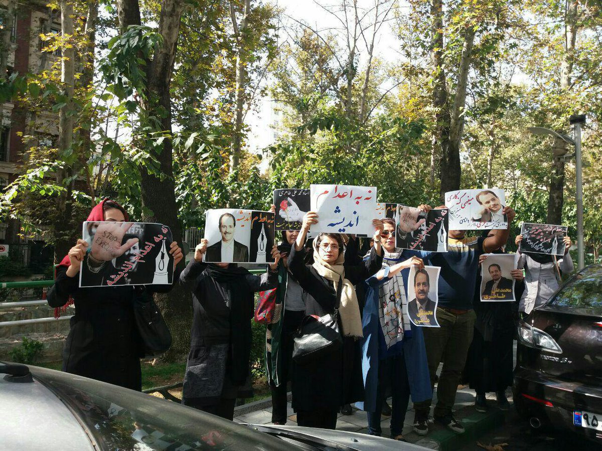 SoSTaheri's tweet photo. #staywithTaheri
اگر فکر میکنید طاهری فساد فی الارض کرده چرا در یک دادگاه علنی محاکمه اش نمی کنید تا جرمش بر همه آشکار شود!!! https://t.co/2bWO3tF21r