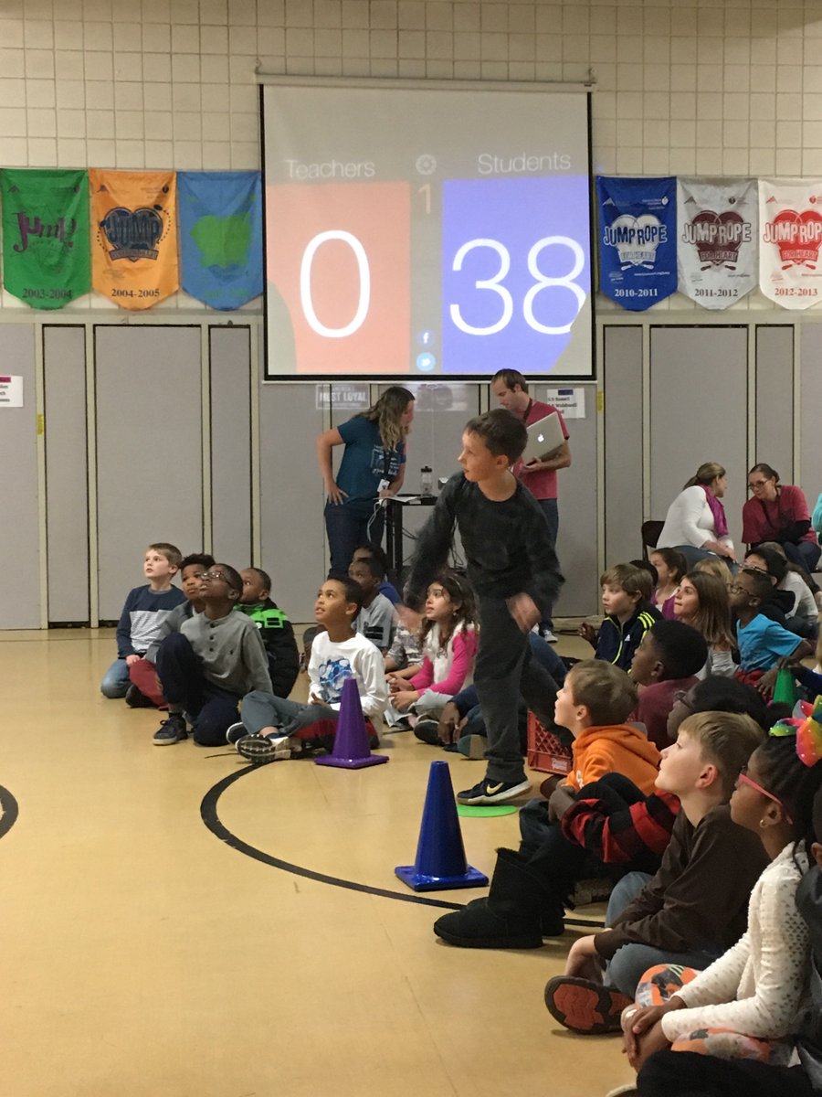 Mshoy4th's tweet photo. PBIS Celebration #football #4thgrade https://t.co/8fLkHOVzbz