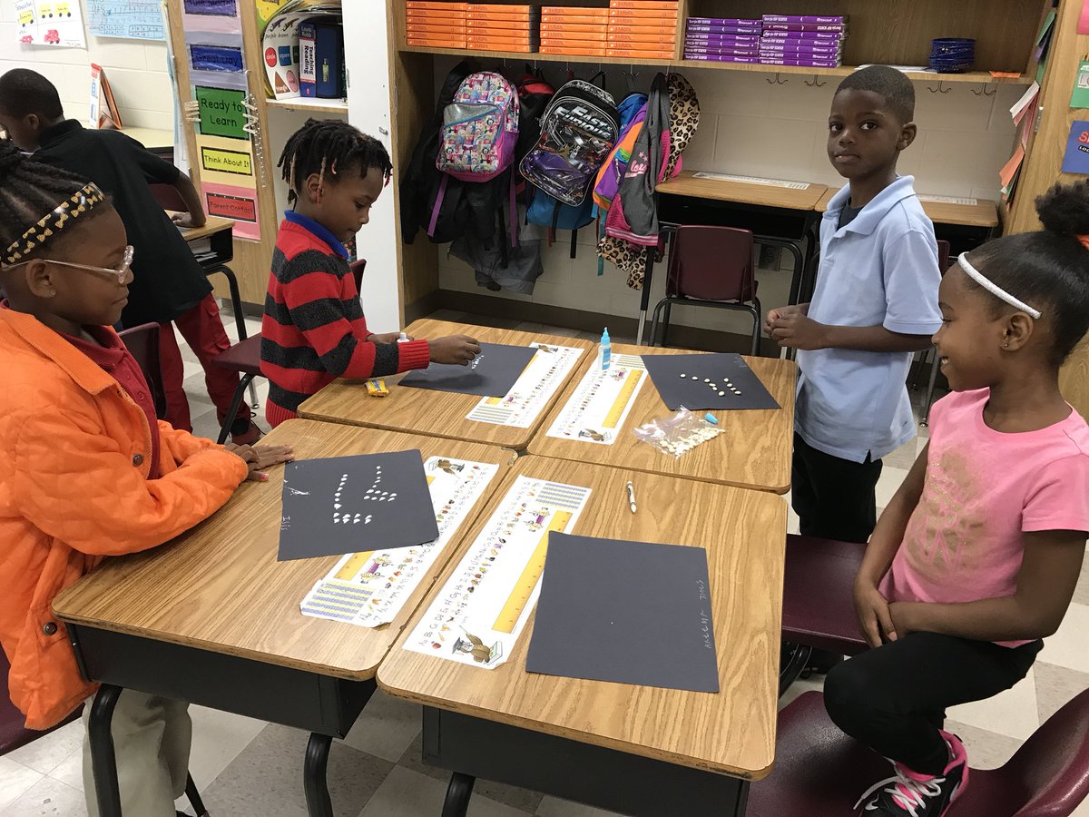 giovanni_daou's tweet photo. Do you wish upon a STAR?  Students creating their own Constellations. #handsonlearning @APSFinchEagles @APSFinchAP @makishawilliams https://t.co/iUk17xzTga