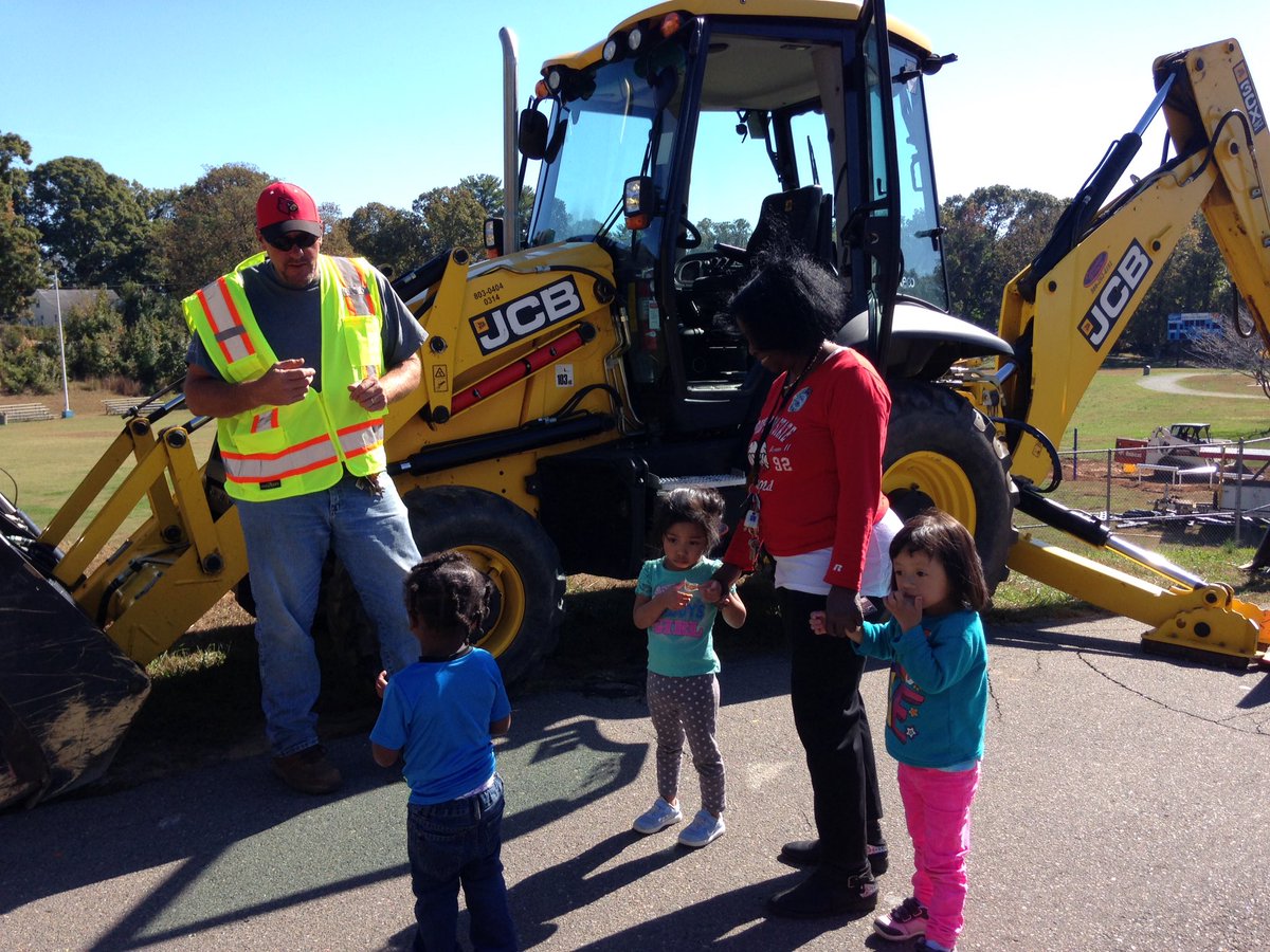 dbgmathtime's tweet photo. K-2 Vehicle Career Day @SouthForkElem continued... @VMSTheMathLady #wsfccv https://t.co/atzzI4AWb3