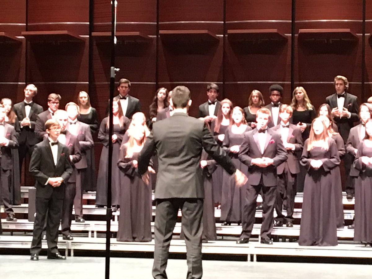 RachelReads155's tweet photo. A Capella choir rocks the house at IL-ACDA Fall Convention#PRexperience https://t.co/vzes2lizWA