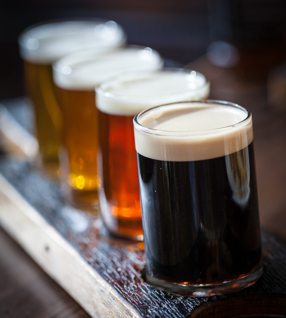 PlanBMilford's tweet photo. #TGIF and #NationalAmericanBeerDay! Did you know all our brews are All-American? Grab one during #HappyHour &amp; enjoy what's #MadeintheUSA! https://t.co/YsEKr9NdMk