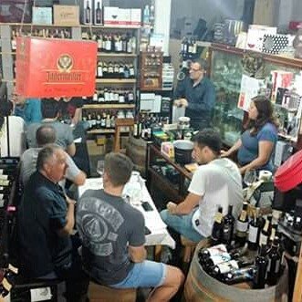mariansommelier's tweet photo. Así se corta la semana con una #Degustación en @PueyrredonBebidas @BodegaOFournier @altocedro @BodegaAniello @vinyesocults @iviniarg https://t.co/h35Scs4b0W