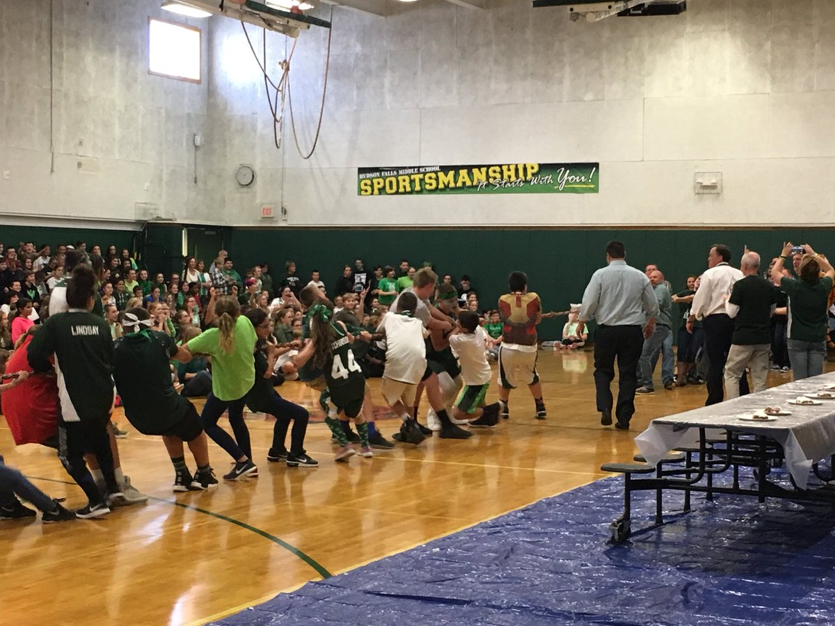 gulickHFMS's tweet photo. An awesome pep rally today- tug of war, pie eating contests, team chants... the middle school school Tiger Pride was amazing! #HFTigerpide https://t.co/j2qsSLJKF6