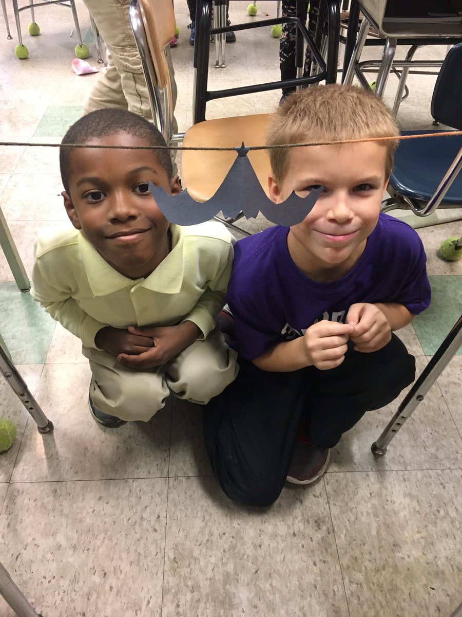 MrsAshleighGlen's tweet photo. Hanging Bats #BatLovestheNight #STEMeducation #STEMChallengeFriday #ISDstudentsdeserveit https://t.co/VcRc4jYXIm