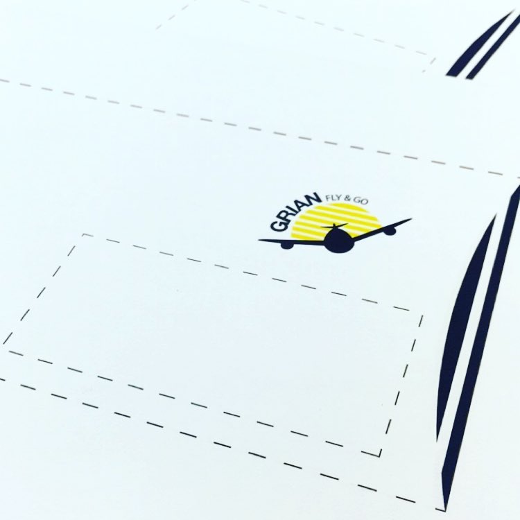 Primeros trabajos del curso en marcha ✈️ 👉🏻Proyecto de imagen corporativa para aerolínea de Claudia Lama #diseñográfico #publicidad