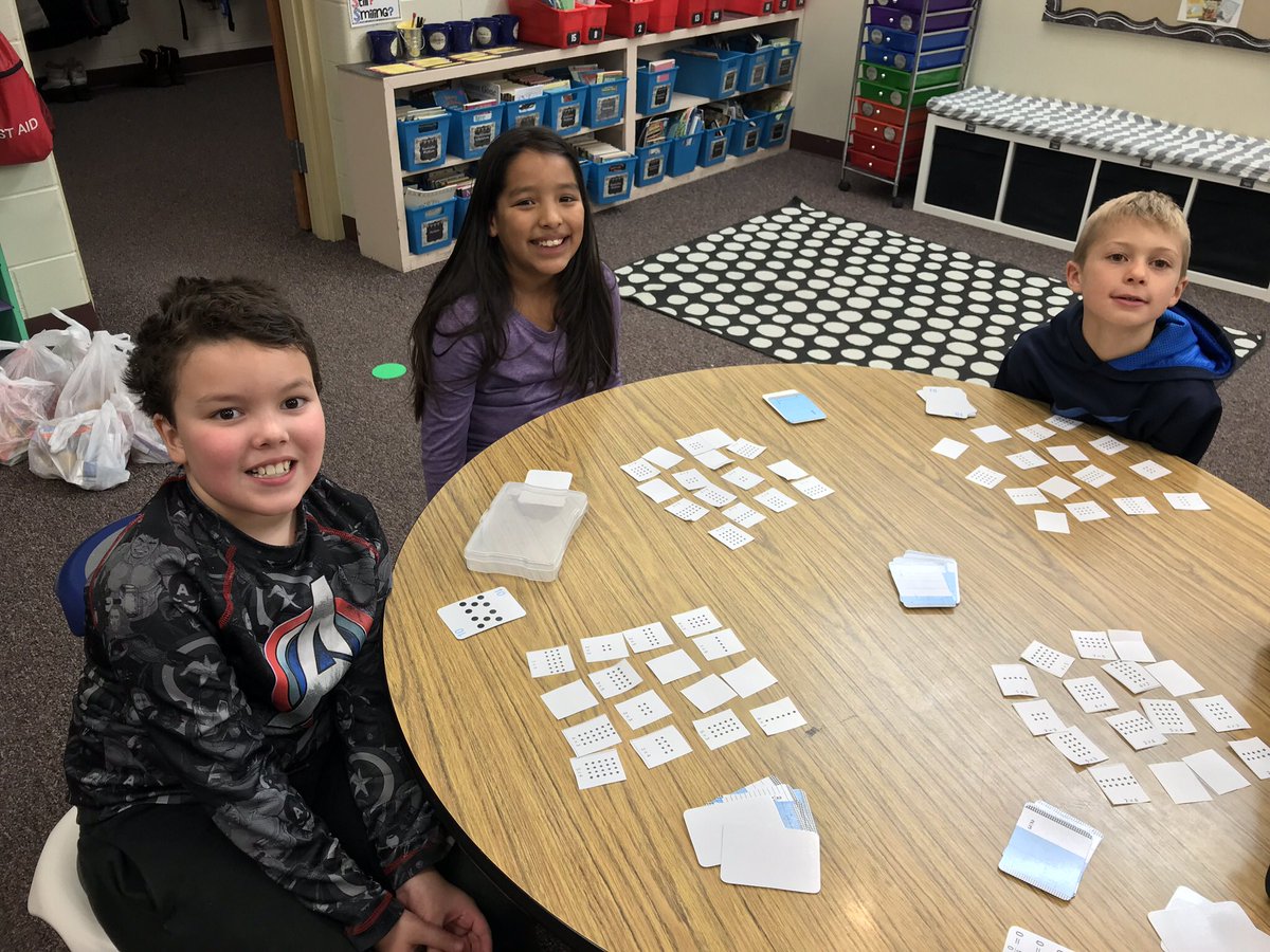 LA3rdHorntvedt's tweet photo. Playing array bingo during math today. #mathgames #gfpsla https://t.co/JLVn2UpUxA