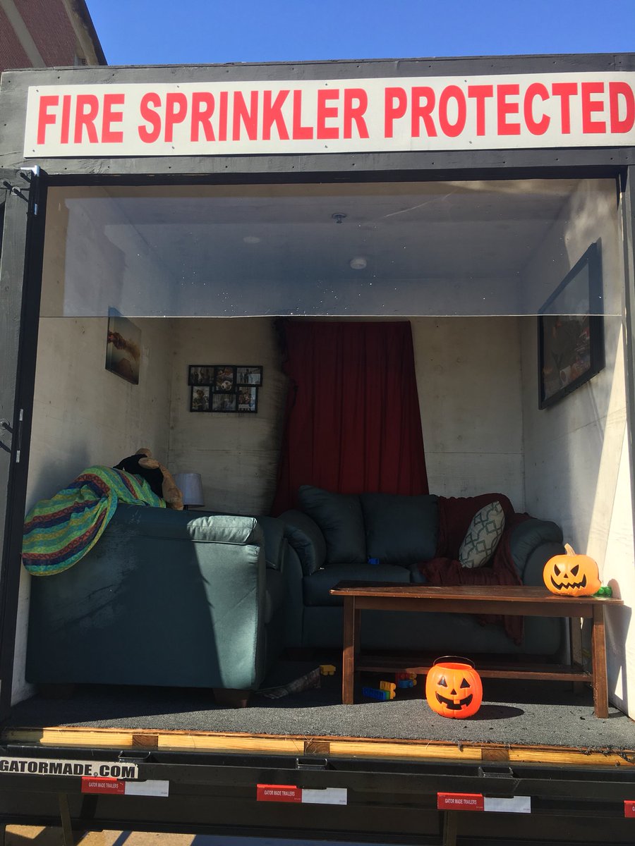 vickiep4's tweet photo. Which room do you choose ? I pick #fastestwater & live with fire sprinklers #ask4them @NFSAorg @MFRI_UMD @CPFD @CommonVoices1 @HFSCorg @NFPA https://t.co/7CMMMjHG8j