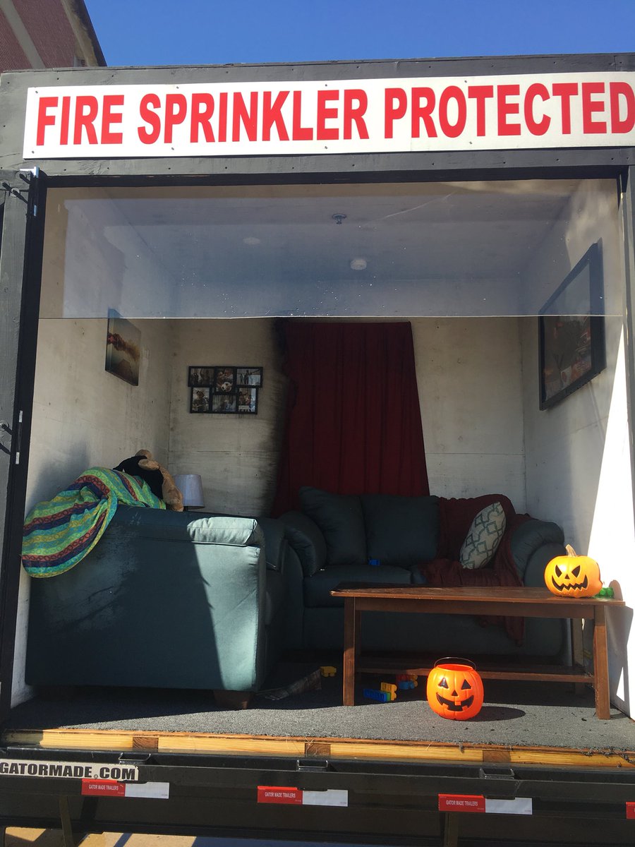 vickiep4's tweet photo. Which room do you choose ? I pick #fastestwater & live with fire sprinklers #ask4them @NFSAorg @MFRI_UMD @CPFD @CommonVoices1 @HFSCorg @NFPA https://t.co/7CMMMjHG8j