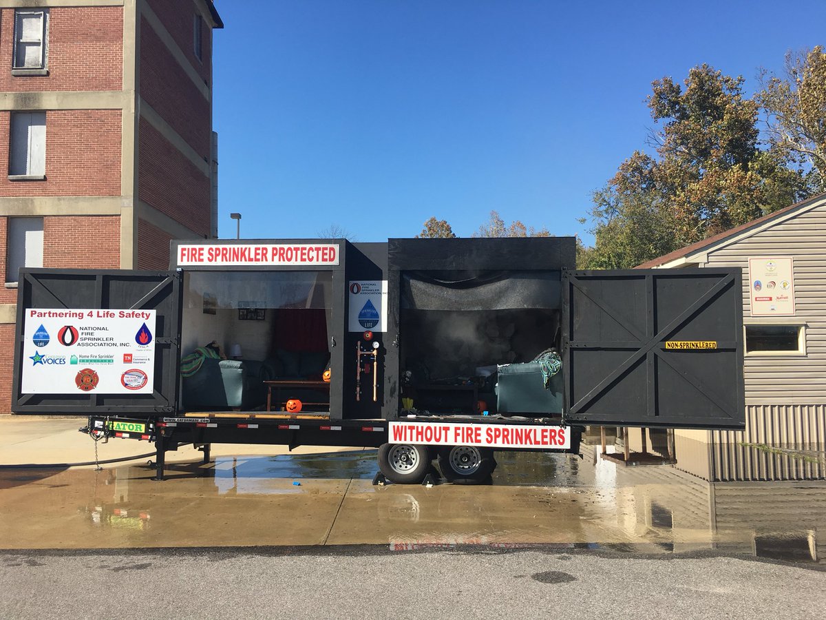 vickiep4's tweet photo. Which room do you choose ? I pick #fastestwater & live with fire sprinklers #ask4them @NFSAorg @MFRI_UMD @CPFD @CommonVoices1 @HFSCorg @NFPA https://t.co/7CMMMjHG8j