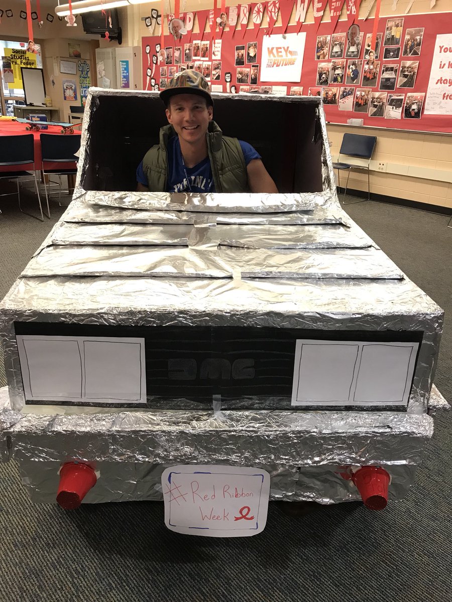 Shoutout to 8 Blue for winning the decorating contest and 8 White for winning the food drive. Great week! #Geneva304 #gmss