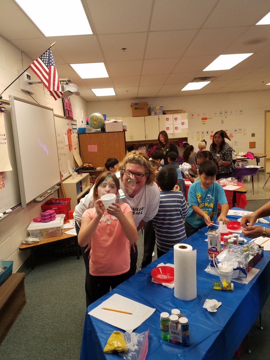 TeacherGant's tweet photo. Thanks to our awesome CPES parents that helped make today "The best day ever," according to these 25! #funingrade2 @colinpowelles https://t.co/lNnuu3iUZ8