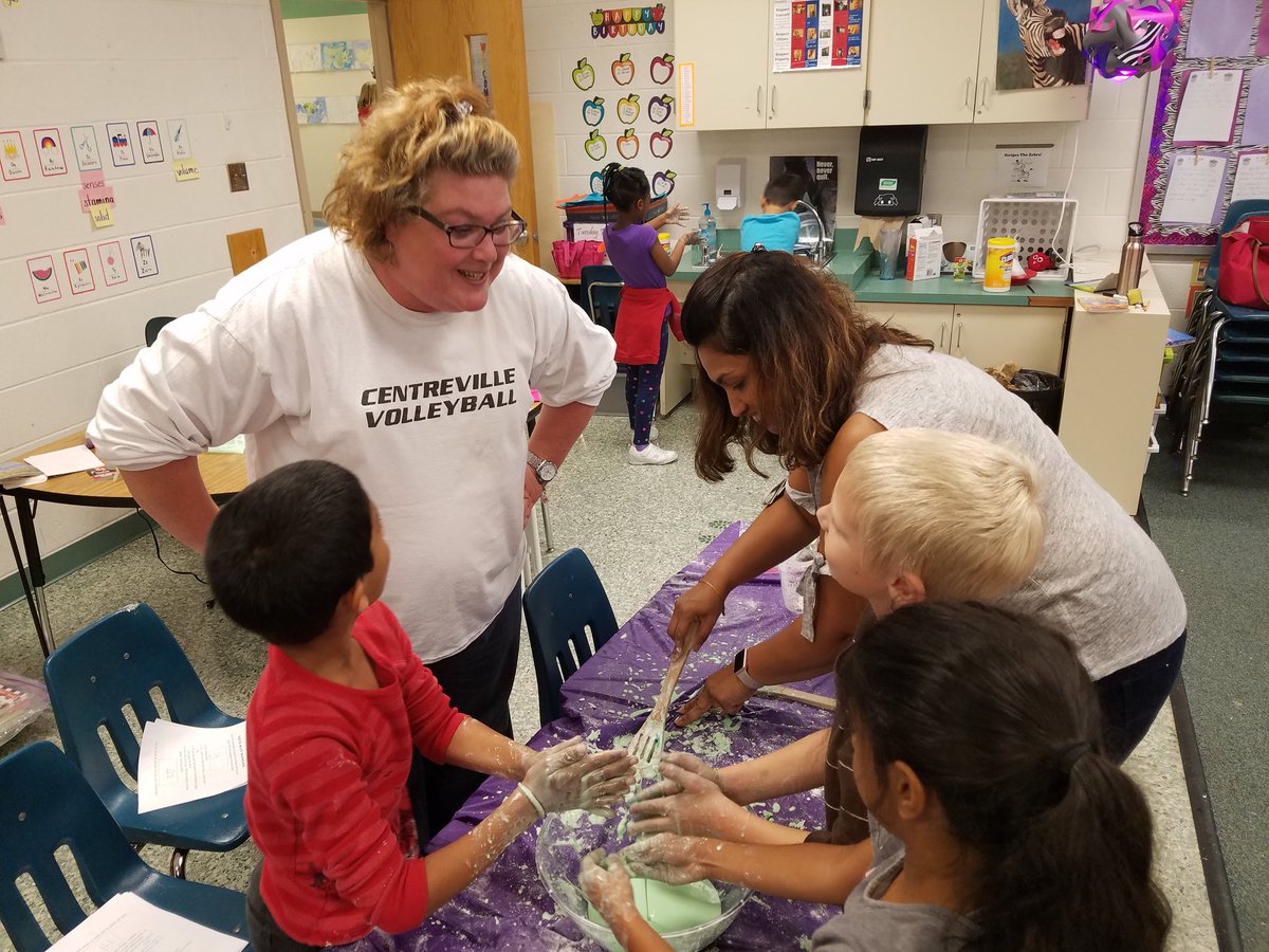 TeacherGant's tweet photo. Thanks to our awesome CPES parents that helped make today "The best day ever," according to these 25! #funingrade2 @colinpowelles https://t.co/lNnuu3iUZ8